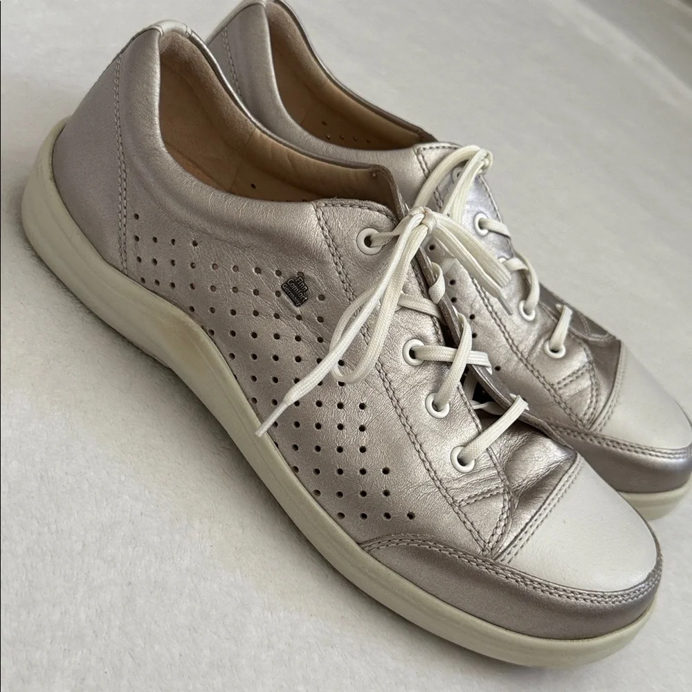 Finn Comfort | Charlotte Perforated Leather Sneaker Silver/White (EU 41/US 10) - Picture 2 of 15